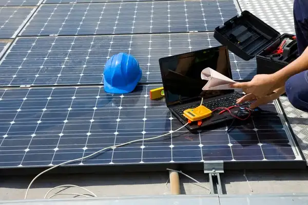 arquitecto de software en paneles solares