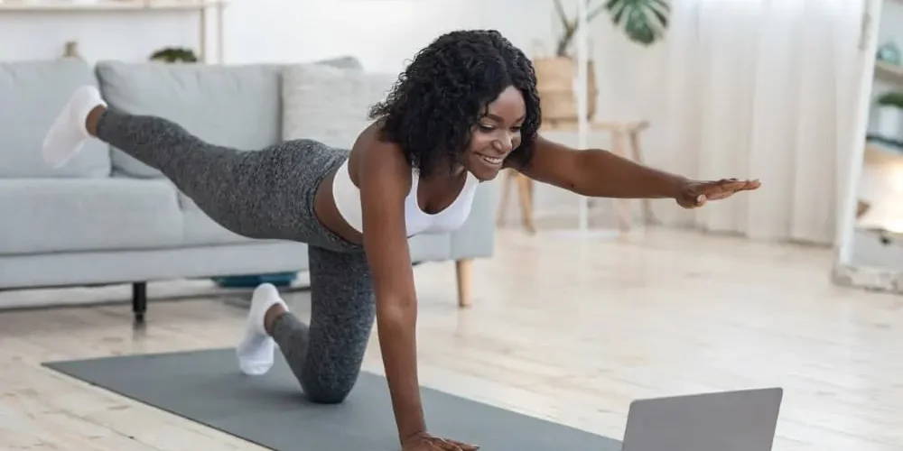 7 Ejercicios clave para tonificar tu cuerpo con Pilates en Casa
